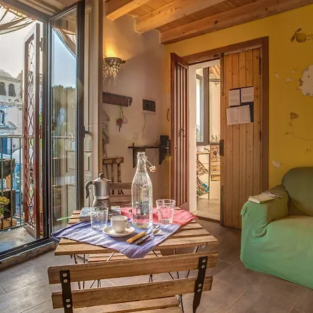 La Casa - 3 And Kitchen 3* Catania