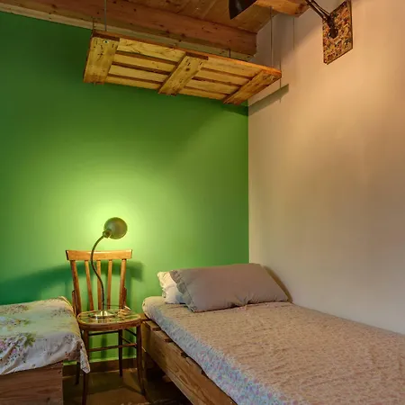 La Casa - 3 And Kitchen